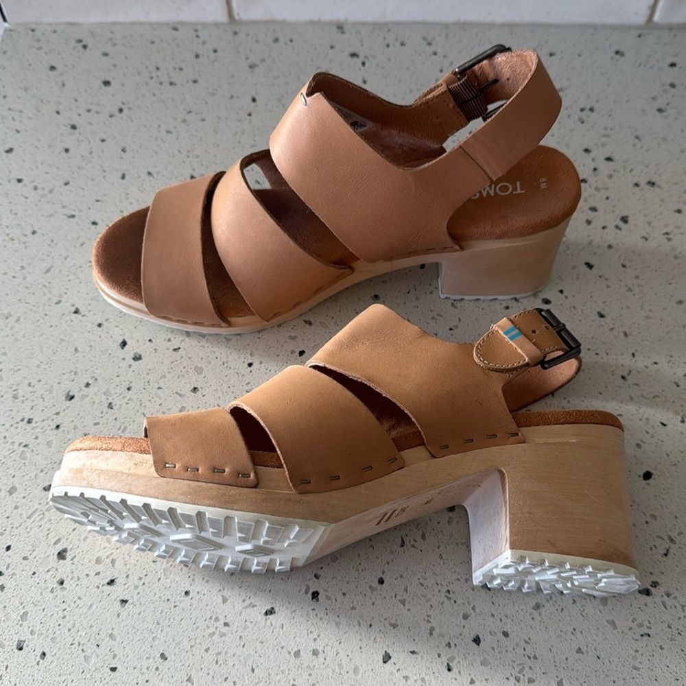 Toms Women's Tan Leather Block Heel Sandals